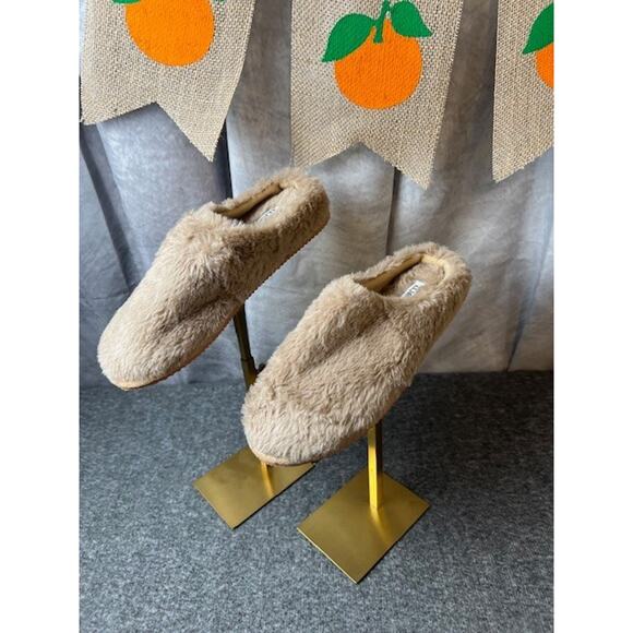 Born Women's Sz 5/6 Clog Slip On Faux Fur Shearling Slipper Clog - Picture 1 of 8